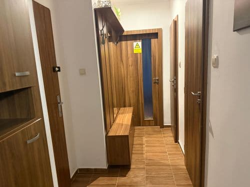 2 IZBOVÝ BYT NA PRENÁJOM - VOĽNÝ IHNED